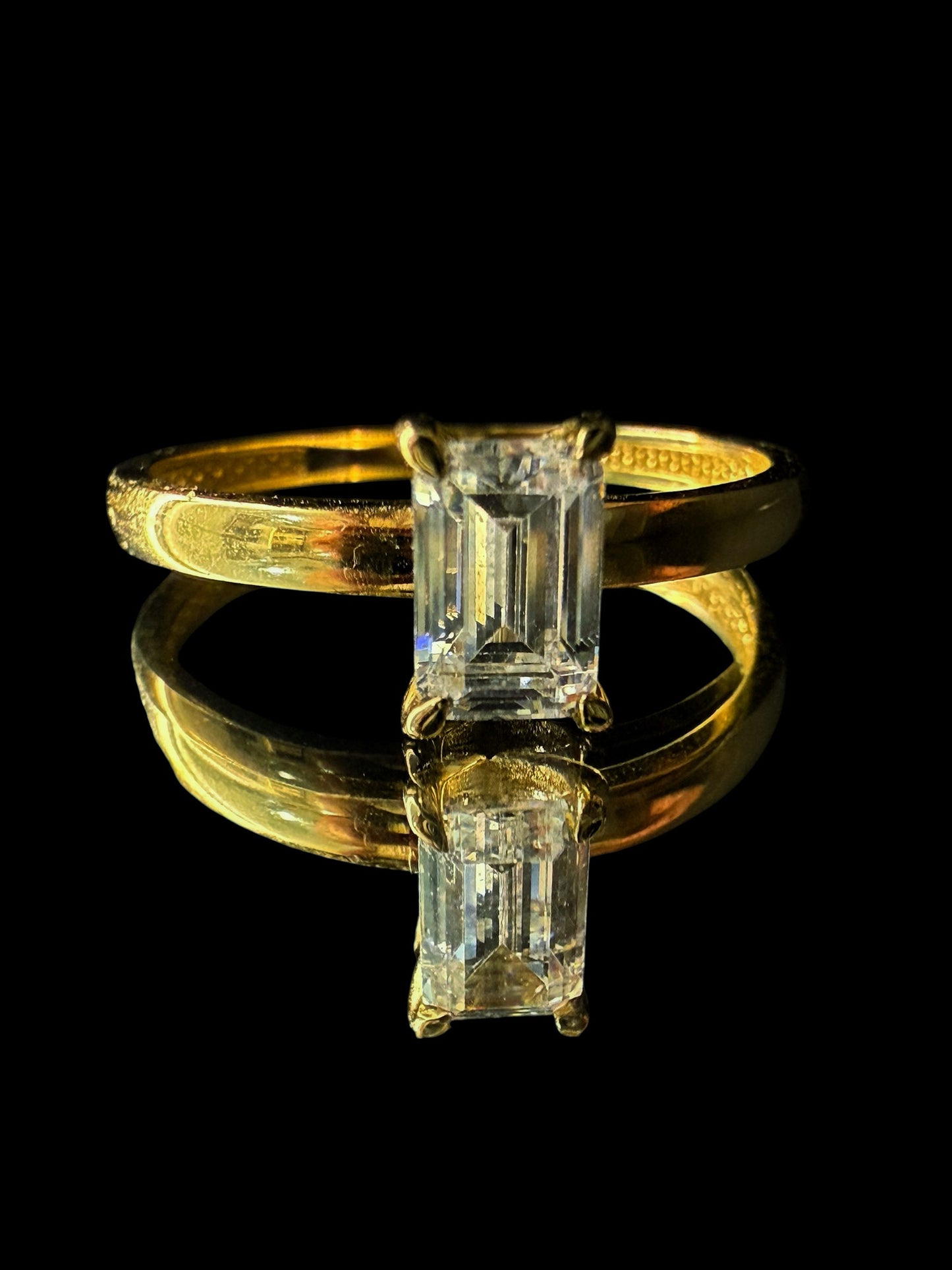 14 Karat Goldring mit Zirkonia Stein – Damenring