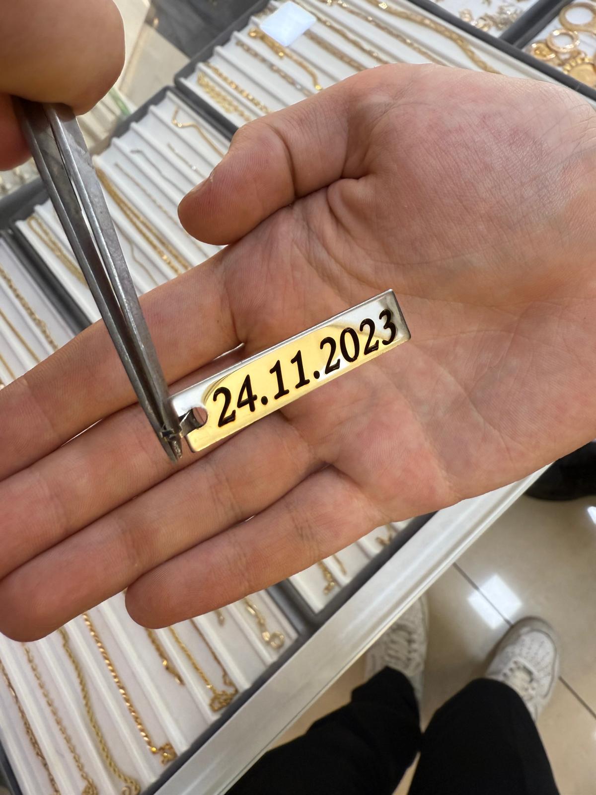 Personalisierbare Plakettenkette